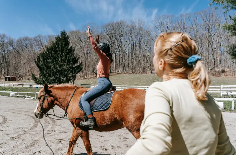 L’équithérapie : quand le cheval devient un partenaire de soin