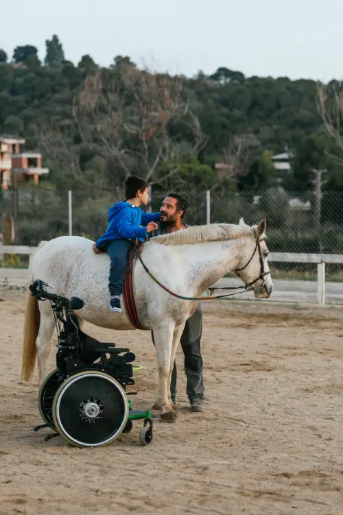 L'équithérapie 2 l’équithérapie, le bien être à cheval